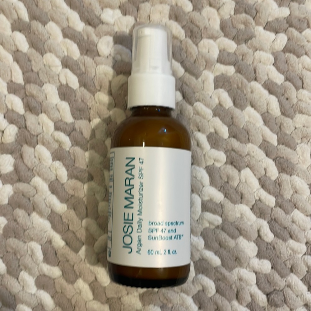 New! Without box. Josie Maran Aragan moisturizer SPF 47